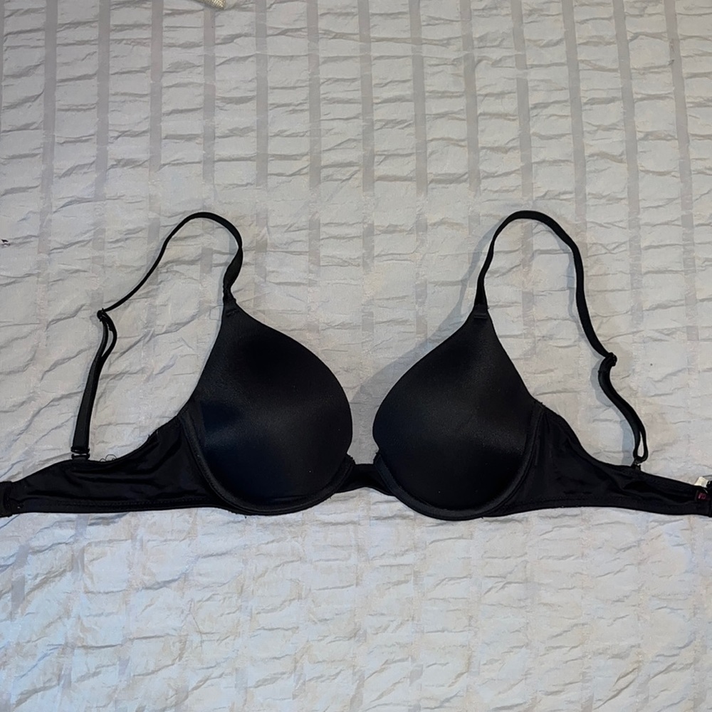 Victoria’s Secret PINK wear everywhere push-up bra